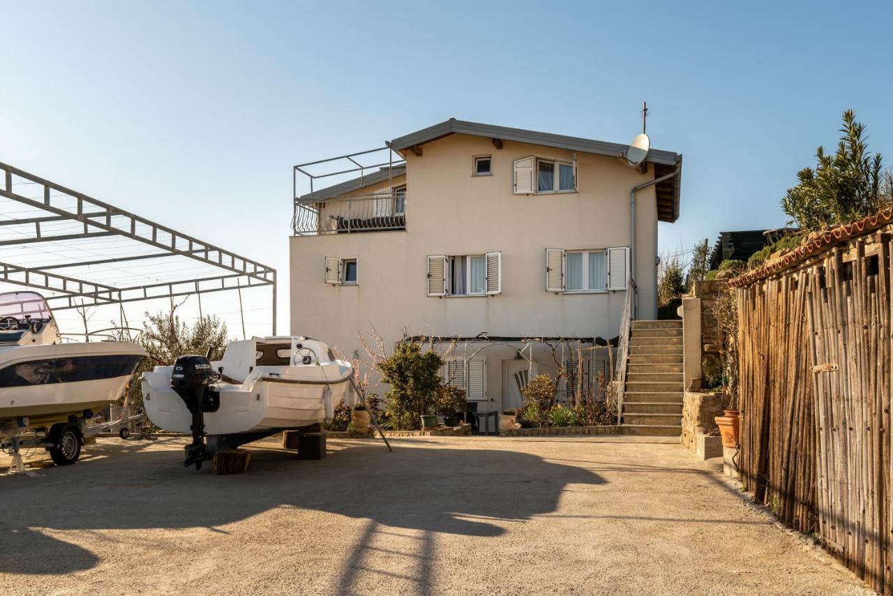 Apartments With A Parking Space Lopar, Rab - 14070 Dış mekan fotoğraf