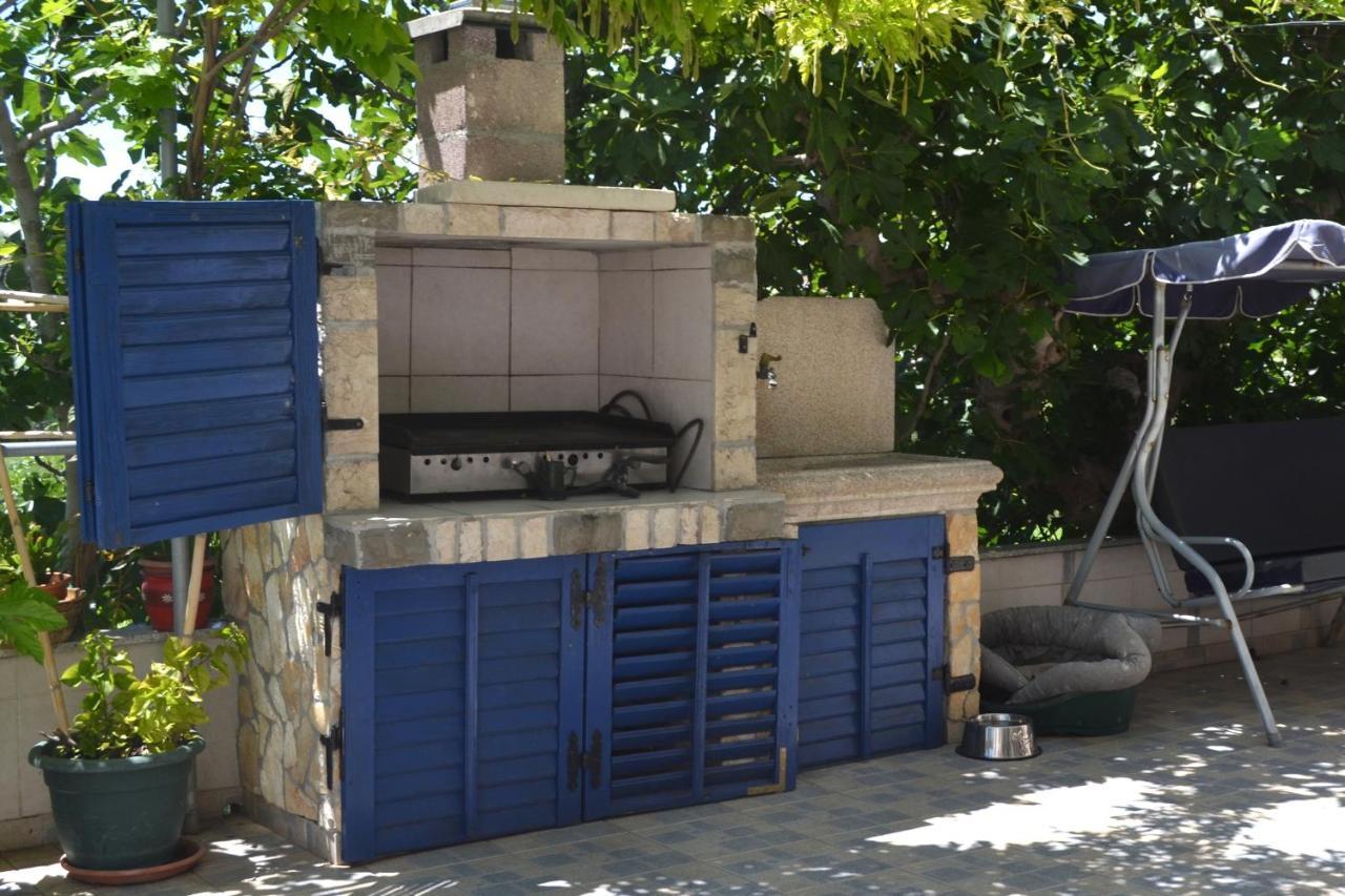 Apartments With A Parking Space Lopar, Rab - 14070 Dış mekan fotoğraf